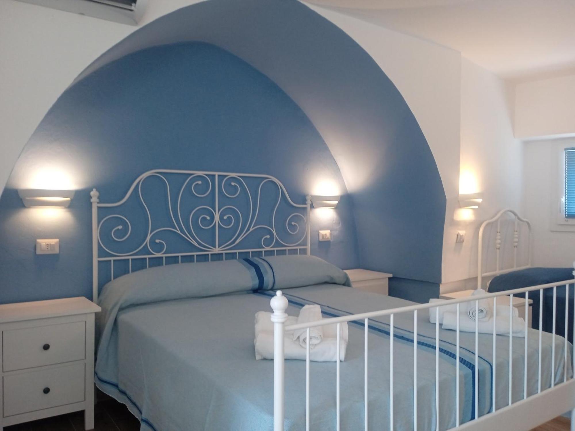 Antico Palazzo Spinola Bed and Breakfast Gallipoli Buitenkant foto