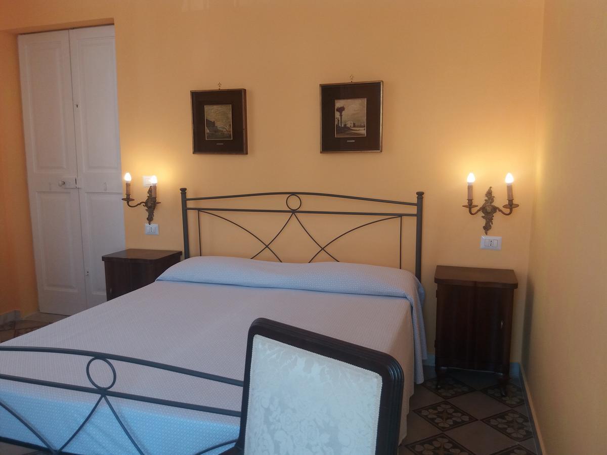 Antico Palazzo Spinola Bed and Breakfast Gallipoli Buitenkant foto