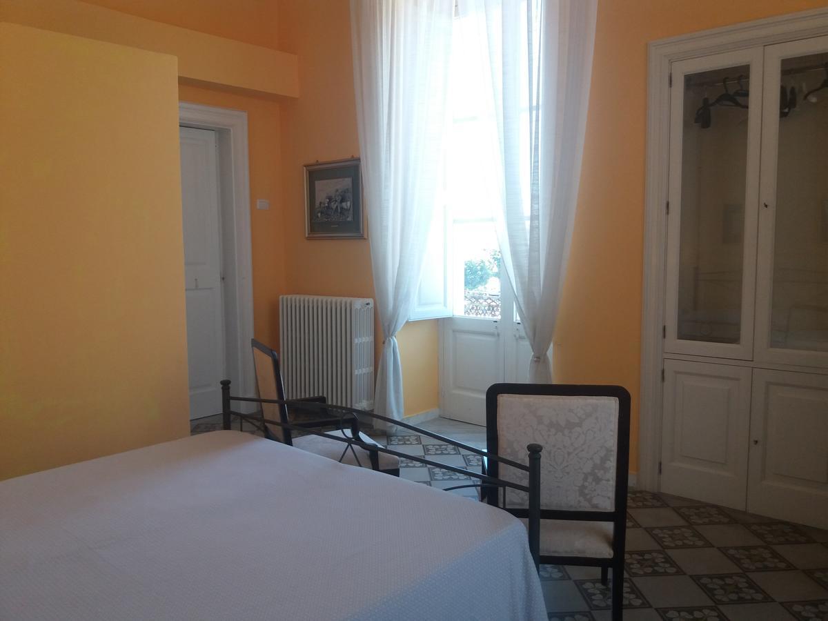 Antico Palazzo Spinola Bed and Breakfast Gallipoli Buitenkant foto