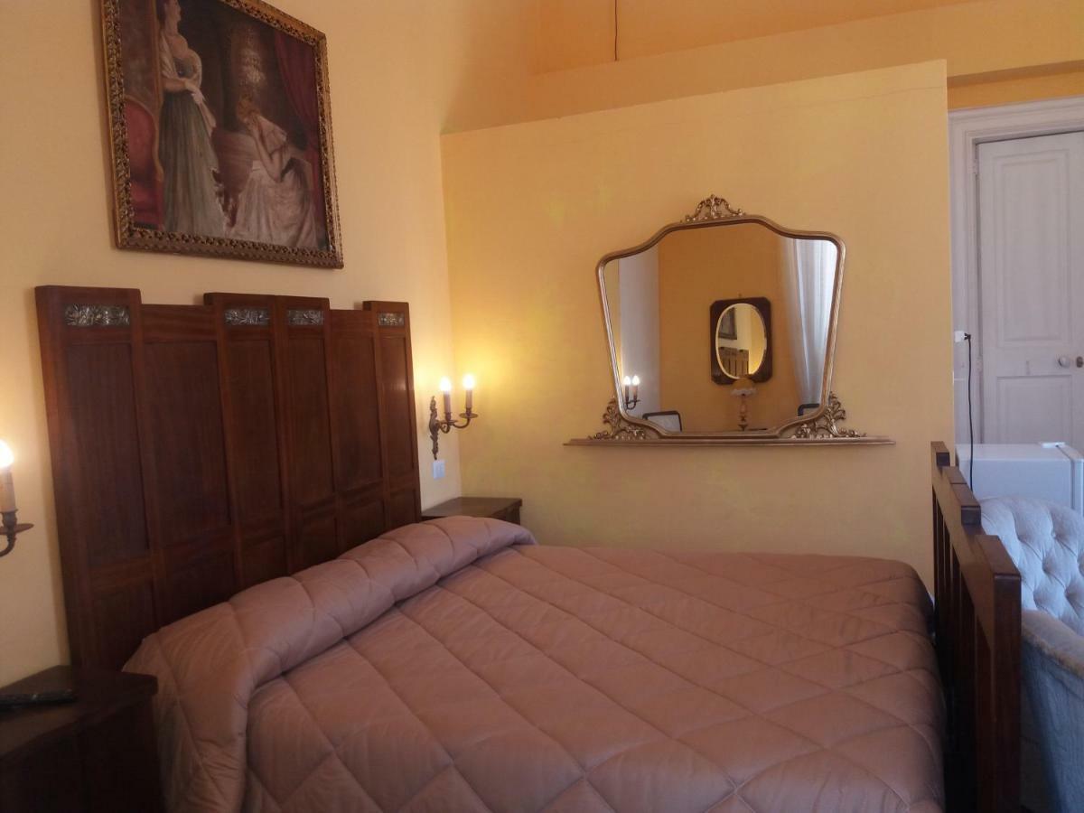 Antico Palazzo Spinola Bed and Breakfast Gallipoli Buitenkant foto