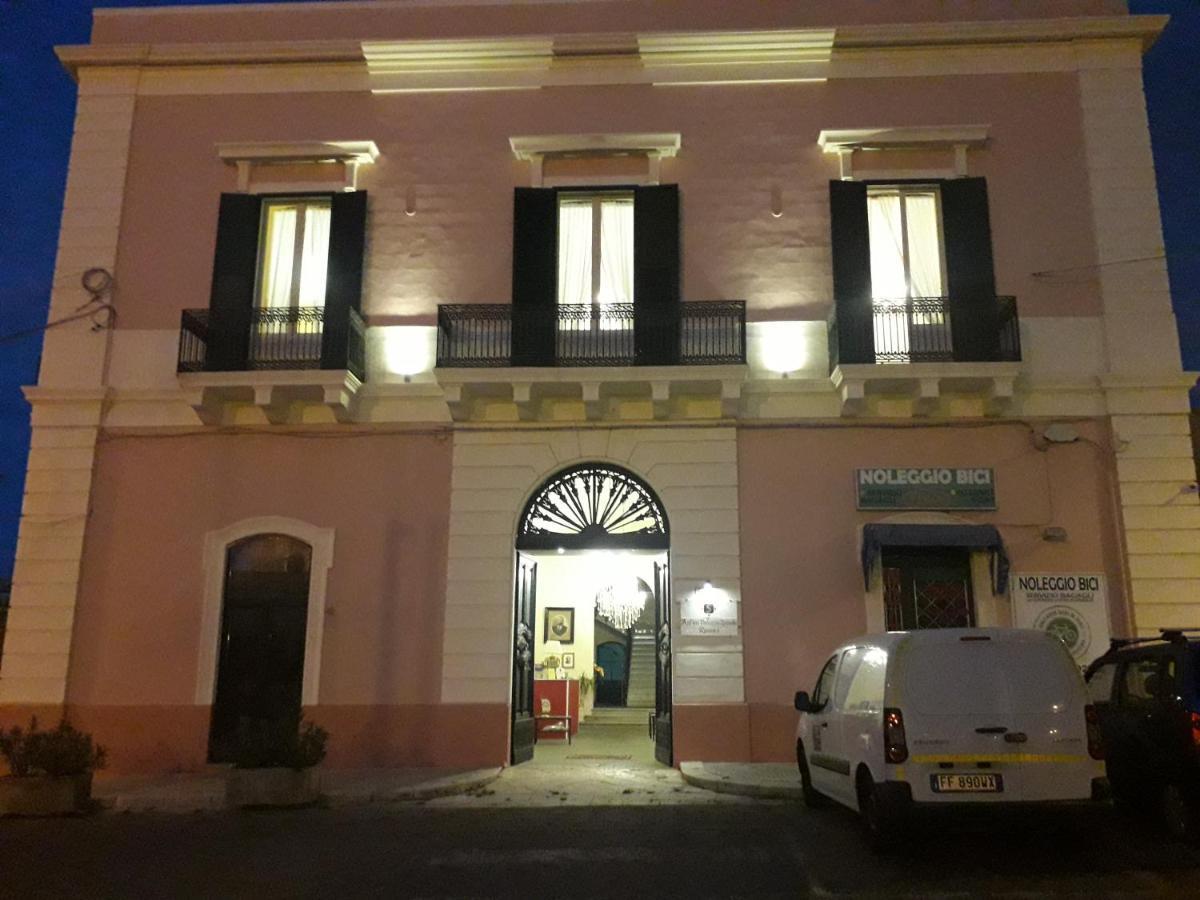 Antico Palazzo Spinola Bed and Breakfast Gallipoli Buitenkant foto